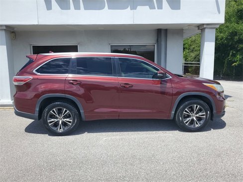 Used 2016 Toyota Highlander XLE image 7