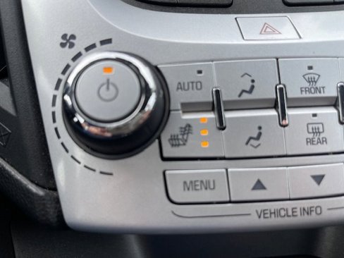 Used 2017 Chevrolet Equinox Premier image 28