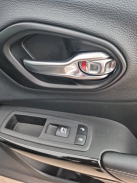Used 2023 Jeep Cherokee Altitude Lux image 24