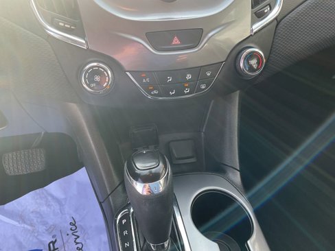 Used 2017 Chevrolet Cruze LT image 17