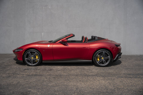 Used 2024 Ferrari Roma Spider image 3