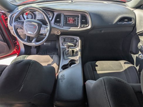 Used 2016 Dodge Challenger SXT image 13