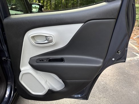 Used 2022 Jeep Renegade Limited image 22