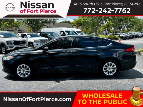 Used 2017 Ford Fusion S image 3