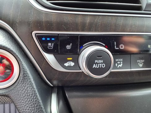 Used 2019 Honda Accord Touring image 16