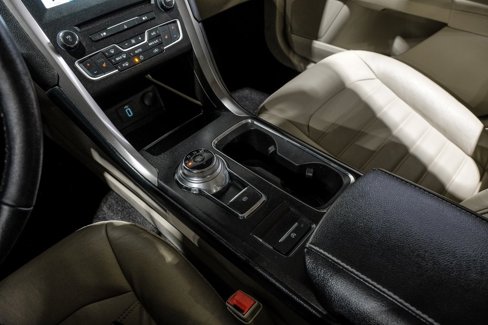 Used 2017 Ford Fusion SE w/ Fusion SE Technology Package image 21