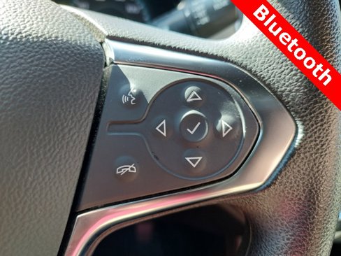 Used 2022 Chevrolet Traverse LS image 25