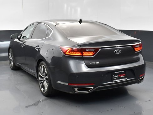Used 2018 Kia Cadenza Technology image 6