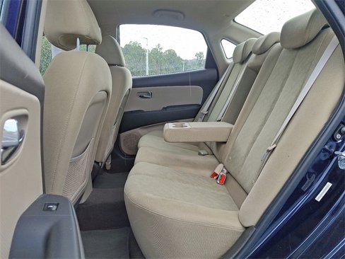 Used 2010 Hyundai Elantra GLS image 10