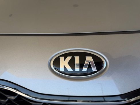 Used 2022 Kia Sportage LX image 3