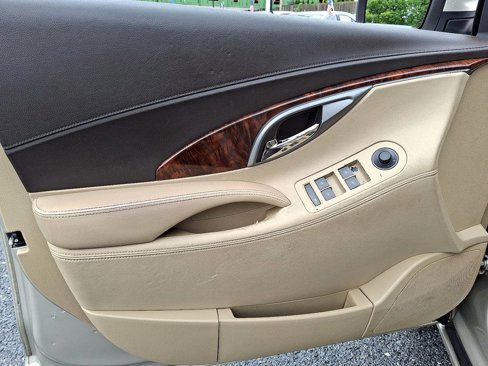 Used 2013 Buick LaCrosse Leather image 11