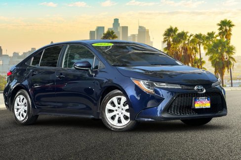 Used 2022 Toyota Corolla LE image 2