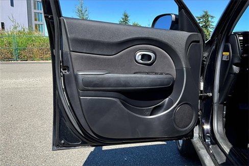 Used 2015 Kia Soul + image 21
