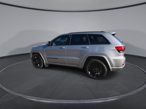 Used 2018 Jeep Grand Cherokee Altitude image 6