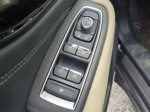 Used 2020 Subaru Outback Limited image 17