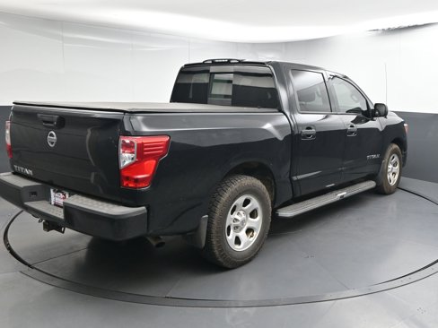 Used 2017 Nissan Titan S image 8
