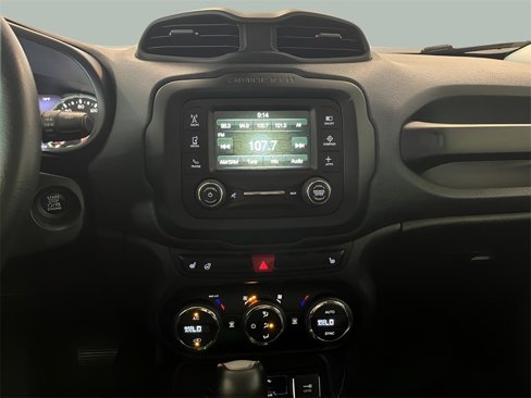 Used 2016 Jeep Renegade Limited image 20