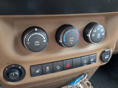 Used 2012 Jeep Wrangler Unlimited Sahara w/ Connectivity Group image 8