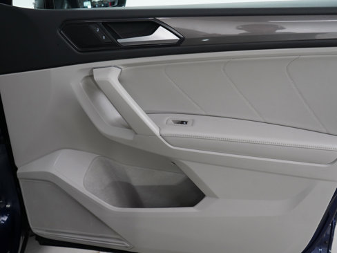 Used 2022 Volkswagen Tiguan SE image 9
