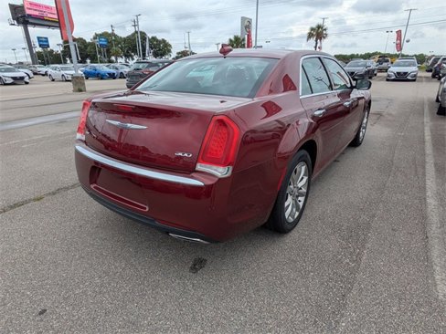 Used 2019 Chrysler 300 Limited image 8