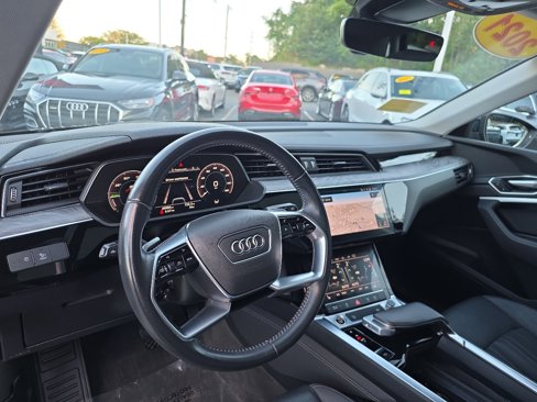 Used 2021 Audi e-tron Premium w/ Convenience Plus Package image 32