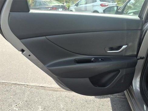 Used 2024 Hyundai Elantra SEL image 30