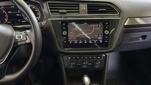 Used 2019 Volkswagen Tiguan SEL Premium w/ 3rd Row Seat Package image 19