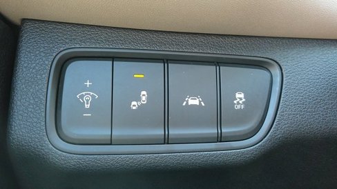 Used 2019 Hyundai Santa Fe SE image 9