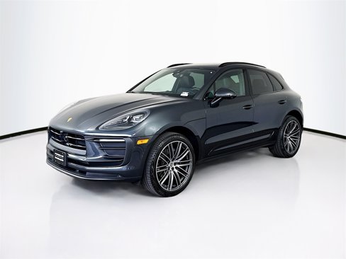 Used 2025 Porsche Macan image 1