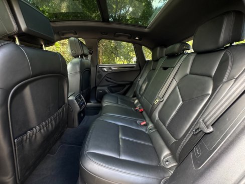 Used 2018 Porsche Macan S image 44