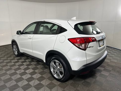 Used 2018 Honda HR-V LX image 5