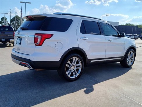 Used 2017 Ford Explorer Limited image 11