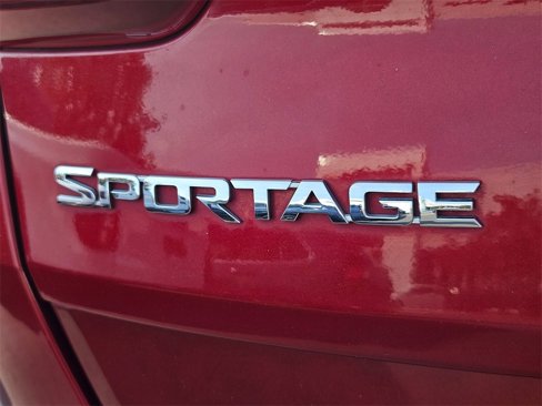 Used 2022 Kia Sportage LX image 28