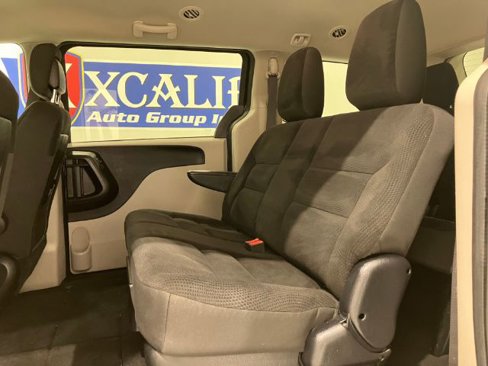 Used 2018 Dodge Grand Caravan SE image 34