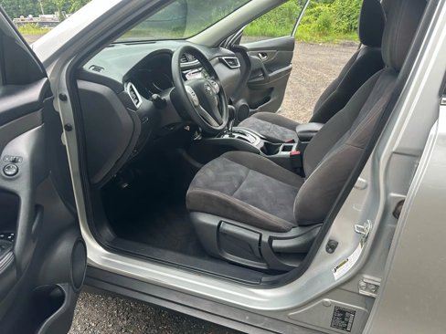 Used 2015 Nissan Rogue S image 31