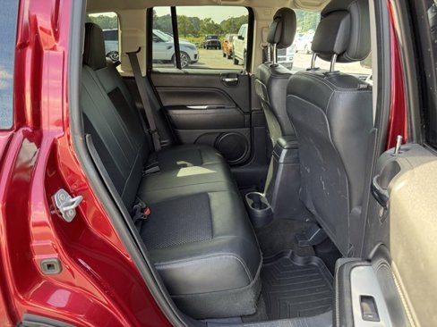 Used 2017 Jeep Compass Latitude image 11