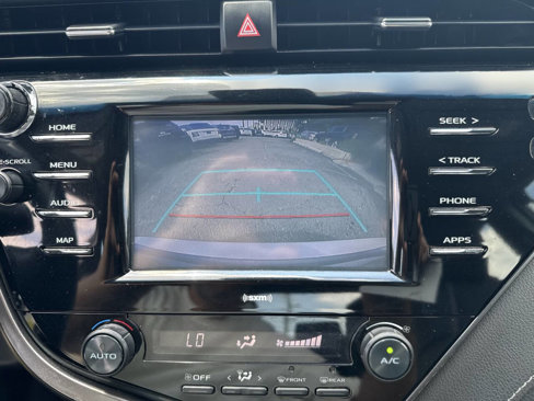 Used 2020 Toyota Camry SE image 13