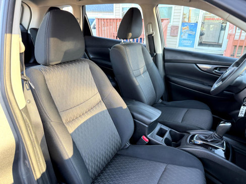 Used 2017 Nissan Rogue S image 43