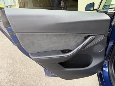 Used 2020 Tesla Model Y Long Range image 27