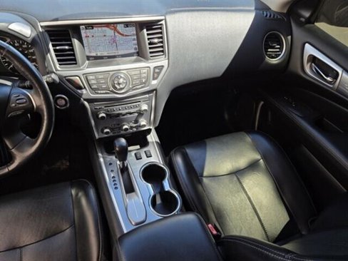 Used 2020 Nissan Pathfinder SL image 16