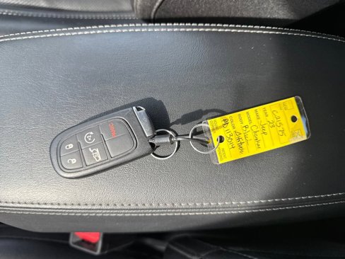Used 2023 Jeep Cherokee Altitude Lux image 28