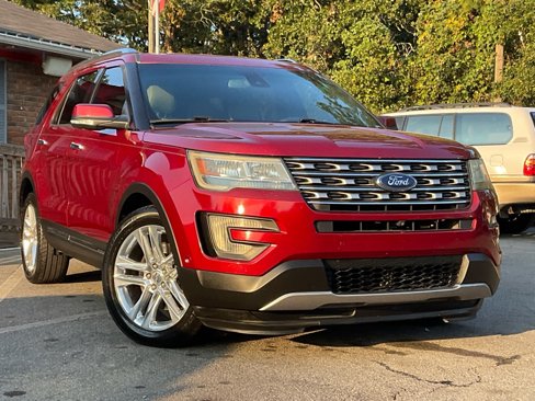 Used 2017 Ford Explorer Limited w/ Equipment Group 301A image 3
