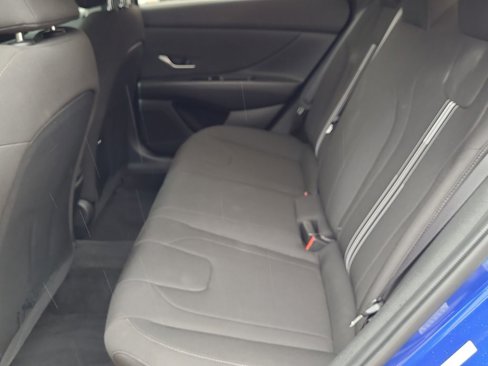 Used 2023 Hyundai Elantra SEL w/ Convenience Package image 12