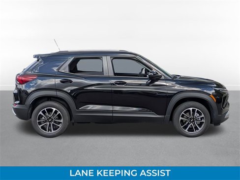 Used 2024 Chevrolet TrailBlazer LT image 2