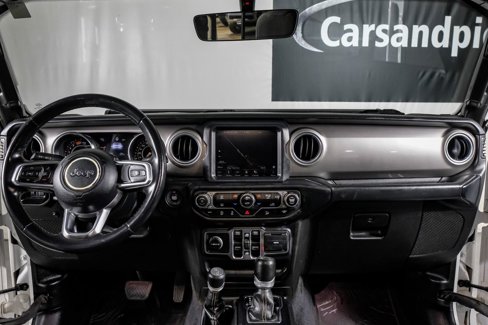 Used 2018 Jeep Wrangler Unlimited Sahara image 15