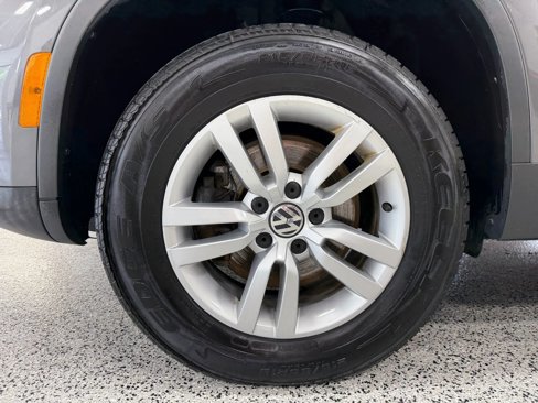 Used 2016 Volkswagen Tiguan S image 20