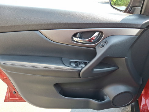 Used 2016 Nissan Rogue S image 14