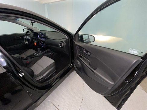 Used 2022 Hyundai Kona SE image 23
