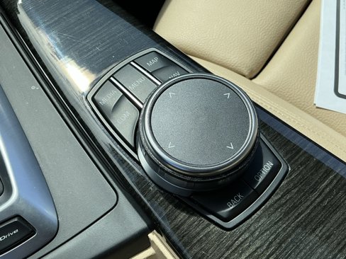 Used 2018 BMW 330e image 24