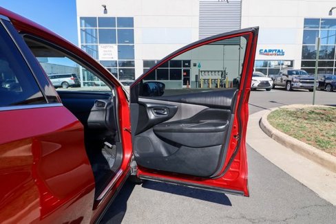 Used 2019 Nissan Murano S image 39
